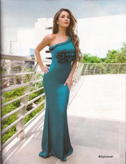 307534_202965093108495_100001850182346_523851_1126189678_n - 1-Anahi 5-1