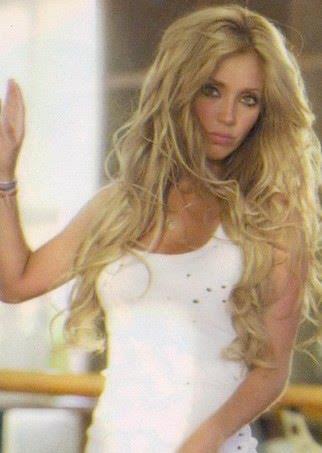 298566_150228055071755_100002536848660_255869_2018670884_n - 1-Anahi 6-1