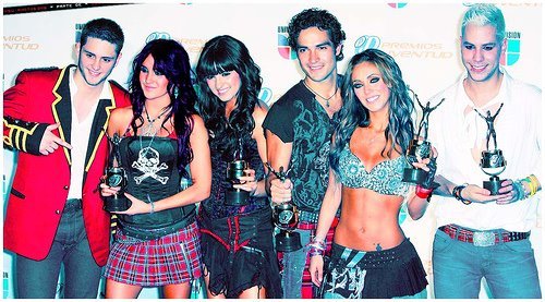 298812_156675974426963_100002536848660_279064_460522390_n - 1-Anahi 6-1
