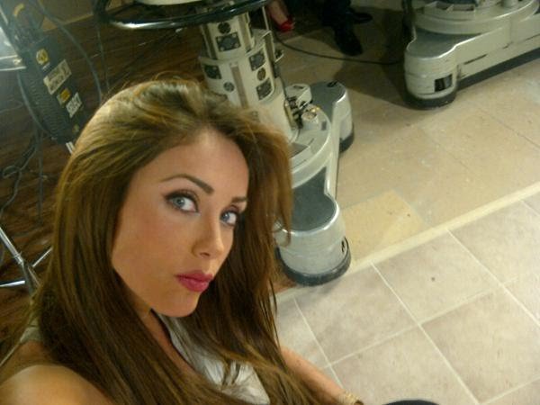 312424_136023109825583_100002536848660_203677_4347869_n - 1-Anahi 6-1