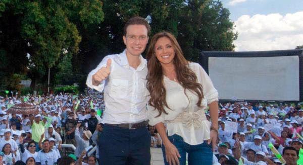 379846_174441609317066_100002536848660_337521_803445165_n - 1-Anahi 6-1