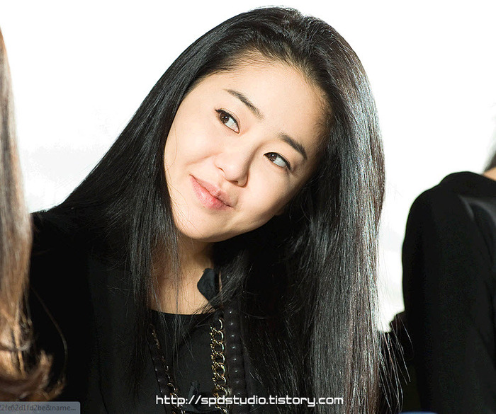 6-24-201111-37-04PM - a---ko hyun jung---a