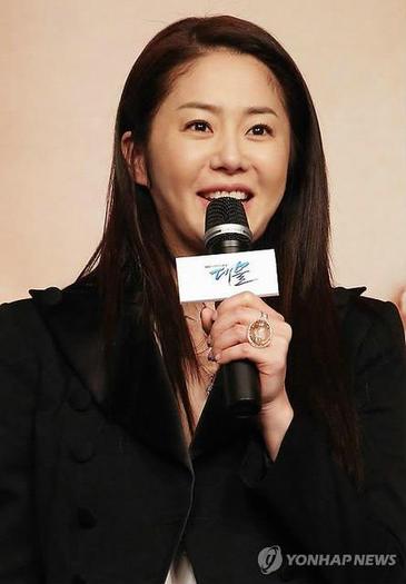 64587837 - a---ko hyun jung---a