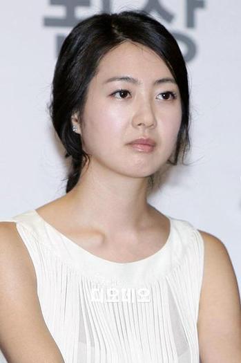 l (3) - a---lee yo won 2---a