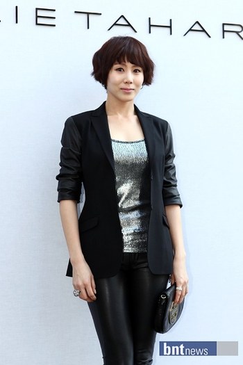 pyj (54) - a---park ye jin---a