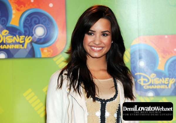 Demi Lovato - DEMI LOVATO LA DISNEY TV AND MUSIC SEASON