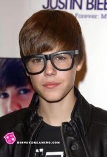 6 - Cat il iubesc eu pe Justin Bieber