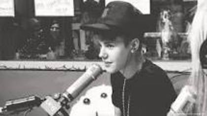 19 - Cat il iubesc eu pe Justin Bieber
