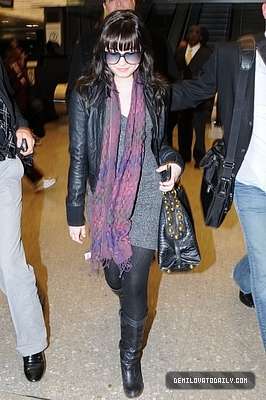 Demz (4) - Demi - January 18 - Lands in Washington DC