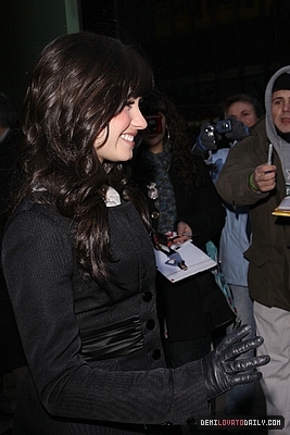 Demi (3) - Demi - January 29 - Arriving and leaving the ABC Studios