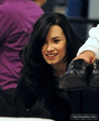 Demitzu (12) - Demi - December 18 - Departs from LAX Airport