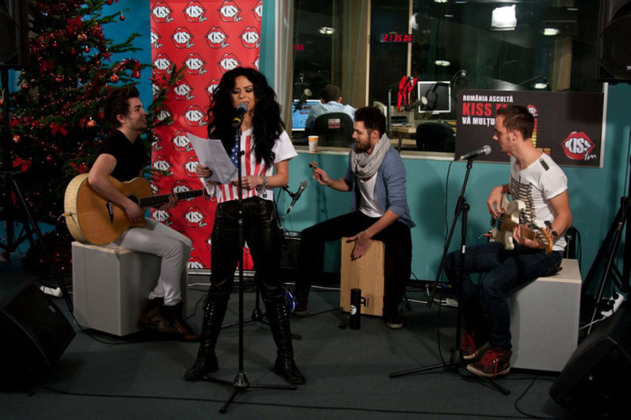 INNA-at-Kiss-FM-Christmas-session-1