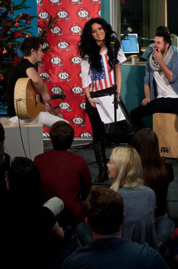 INNA-at-Kiss-FM-Christmas-session-4