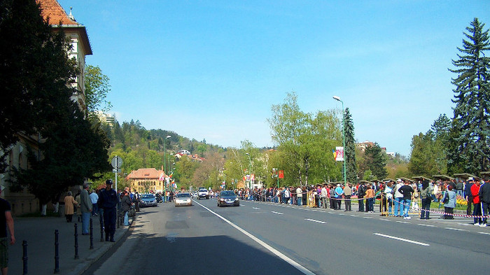 " Multimea " asteptand junii !