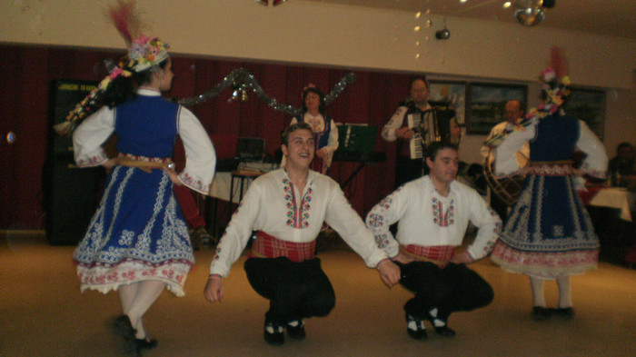 costume si dansuri traditionale bulgaresti; balcik, bulgaria dec 2011
