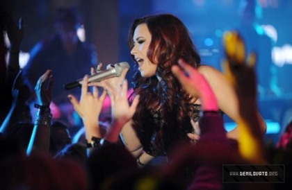 Demitzu (24) - Demi - December 31 - MTV New Years Eve Bash 2012 Performances