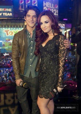 Demitzu (11) - Demi - December 31 - MTV New Years Eve Bash 2012 Event