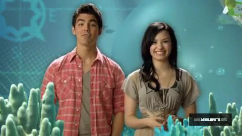 Demi and Joe (5) - Demi - Disney Ocean Underwater Tour Captures