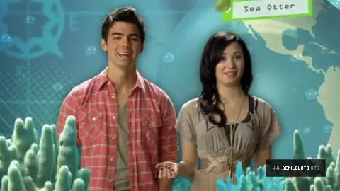 Demi and Joe (8) - Demi - Disney Ocean Underwater Tour Captures