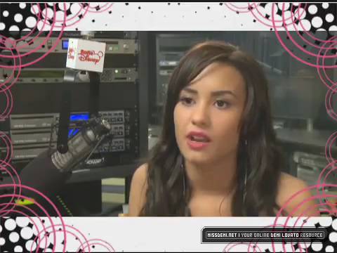 Demetria (4) - Demi - At and T Messaging Device Promos Captures