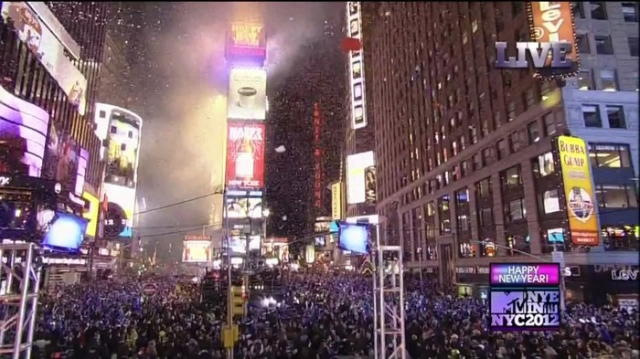 bscap0000 - Selena Gomez-Demi Lovato At The MTV NYE