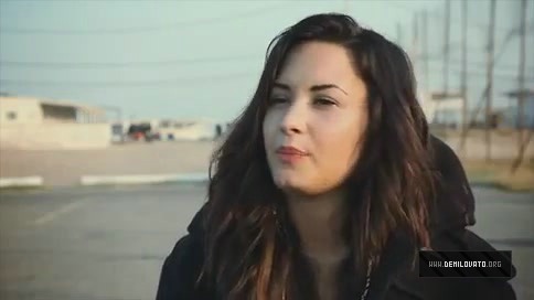 Demzu (6) - Demi - Elle Photosoot - Behind the scenes