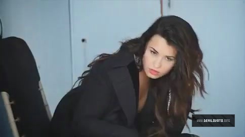 Demzu (22) - Demi - Elle Photosoot - Behind the scenes