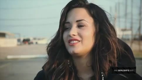 Demzu (27) - Demi - Elle Photosoot - Behind the scenes