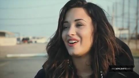 Demzu (28) - Demi - Elle Photosoot - Behind the scenes