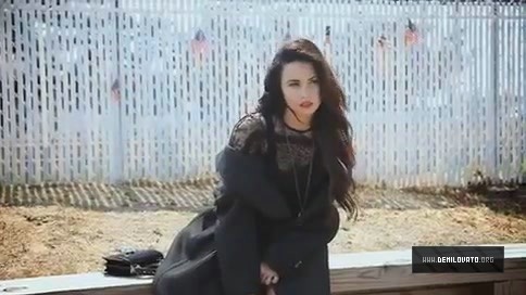 Demzu (30) - Demi - Elle Photosoot - Behind the scenes