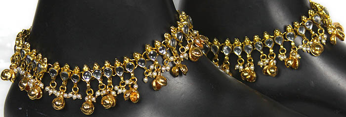 kundan_anklet_pair_with_golden_dangling_bells_jup46