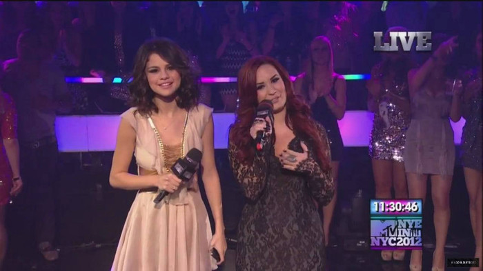 Demzu (3) - Demi - December 31 - MTV New Years Eve Bash 2012 Captures