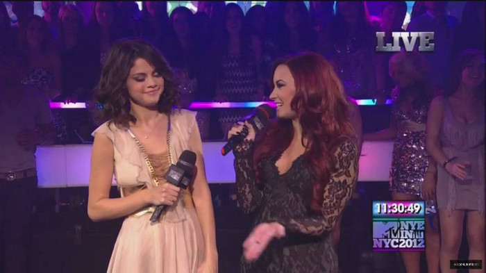 Demzu (5) - Demi - December 31 - MTV New Years Eve Bash 2012 Captures