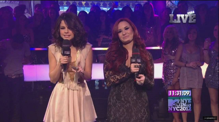 Demzu (11) - Demi - December 31 - MTV New Years Eve Bash 2012 Captures