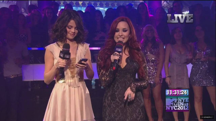 Demzu (21) - Demi - December 31 - MTV New Years Eve Bash 2012 Captures