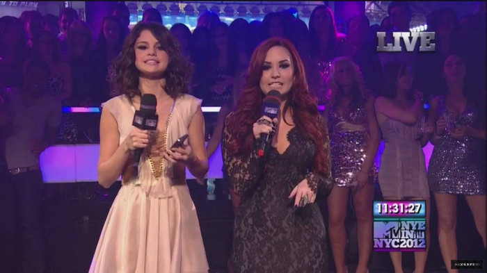 Demzu (23) - Demi - December 31 - MTV New Years Eve Bash 2012 Captures