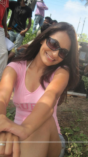 Shilpa,a spus ca in casa ei se va tine o sedinta,iar sedinta va avea loc la ora 14:00