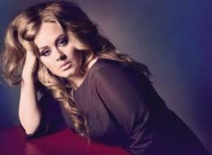 images - Adele coplesita de premiul oferit de MTV