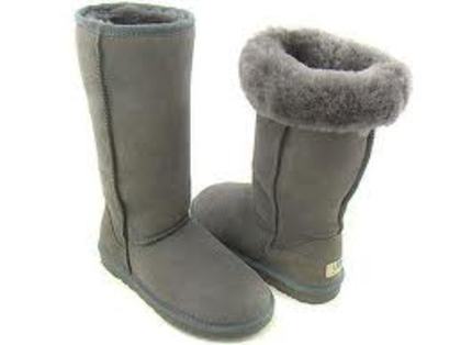 ugg nr3 - creaza tinuta