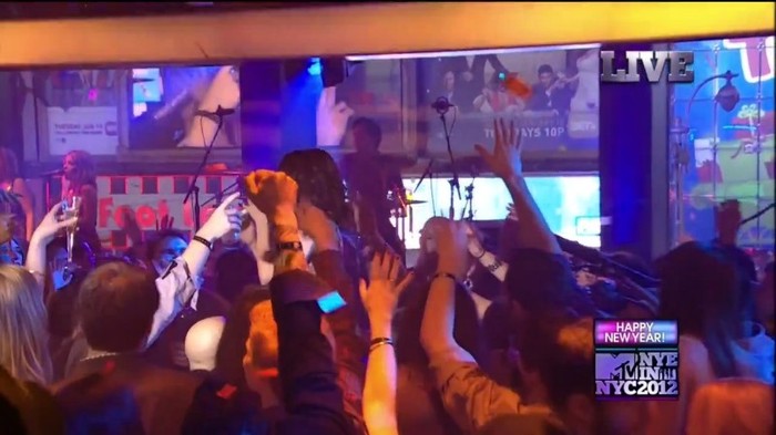 bscap0093 - Selena Gomez-Demi Lovato At The MTV NYE