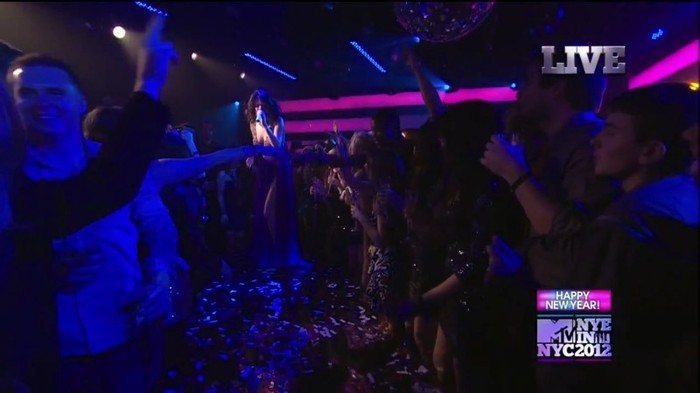 bscap0111 - Selena Gomez-Demi Lovato At The MTV NYE