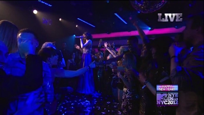 bscap0112 - Selena Gomez-Demi Lovato At The MTV NYE