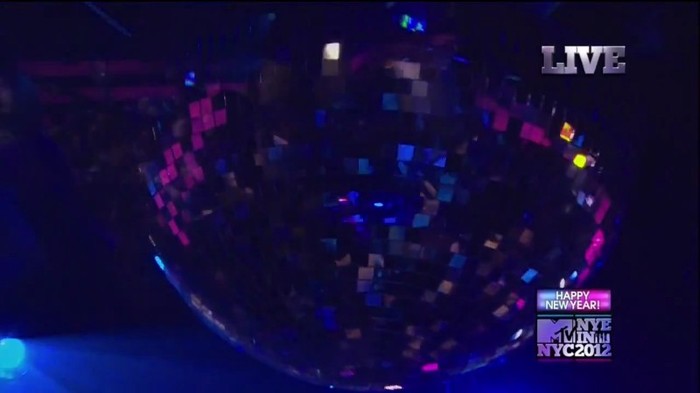 bscap0118 - Selena Gomez-Demi Lovato At The MTV NYE