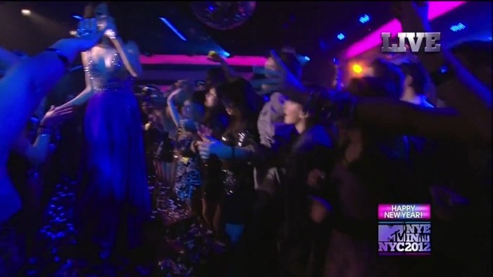bscap0119 - Selena Gomez-Demi Lovato At The MTV NYE