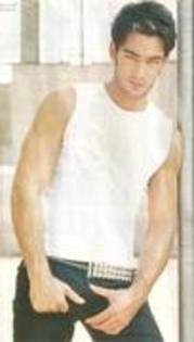 19691188_VBKXSHANO - Aaron Diaz