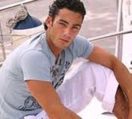 37874994_QSMDZNNWL - Aaron Diaz