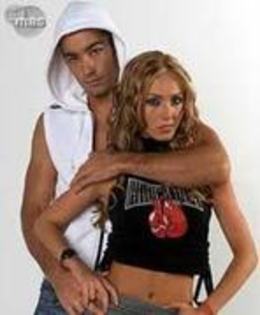 40570883_VUJHNKQJV - Aaron Diaz
