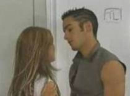40570949_TQYFNQMQO - Aaron Diaz