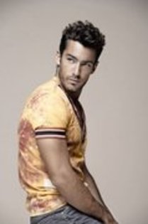 52352041_OCWFZLZ2 - Aaron Diaz