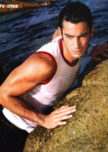 54619833_YAQMHOZ2 - Aaron Diaz